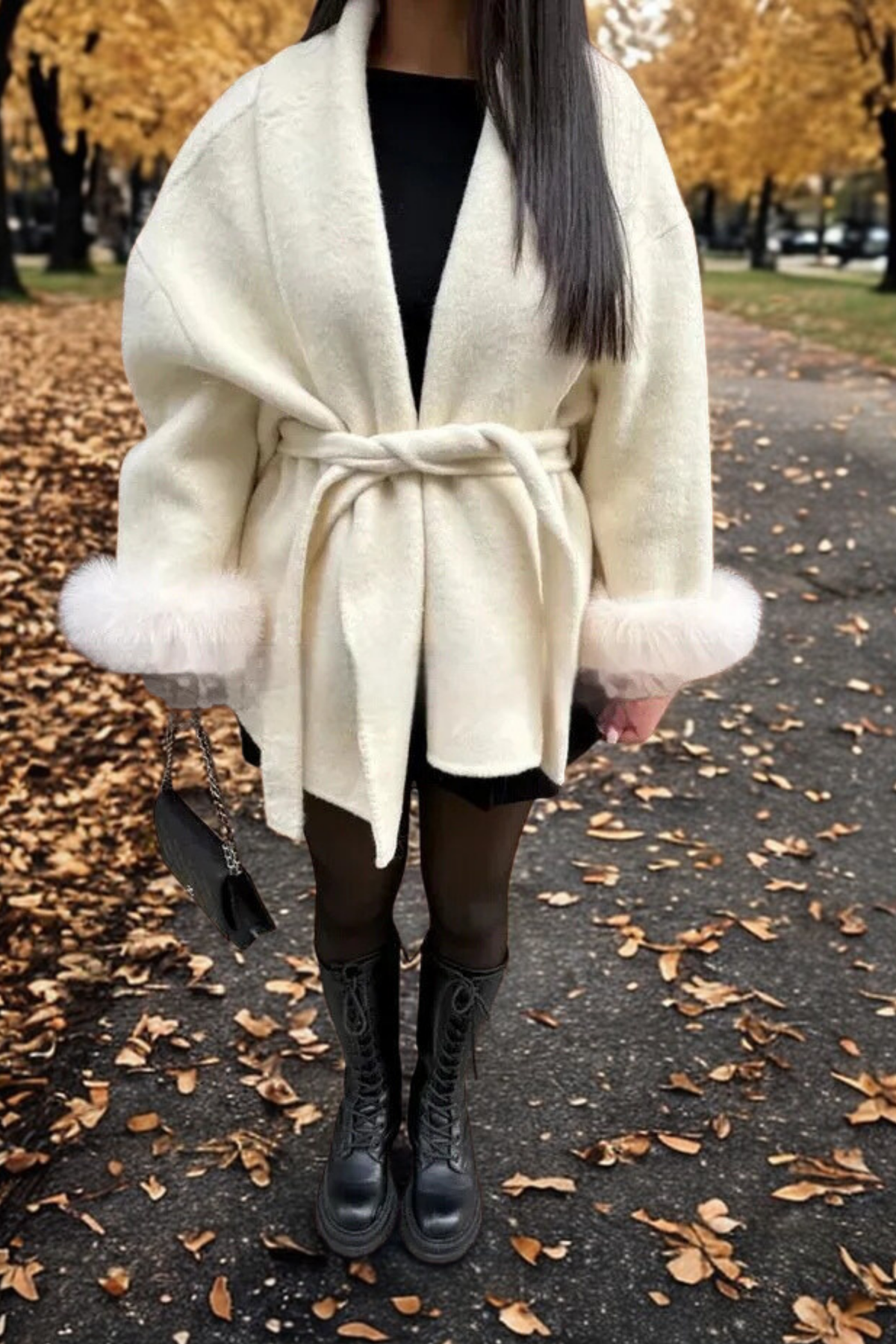 Évelyne | Manteau Ceinturé à Manches en Fausse Fourrure