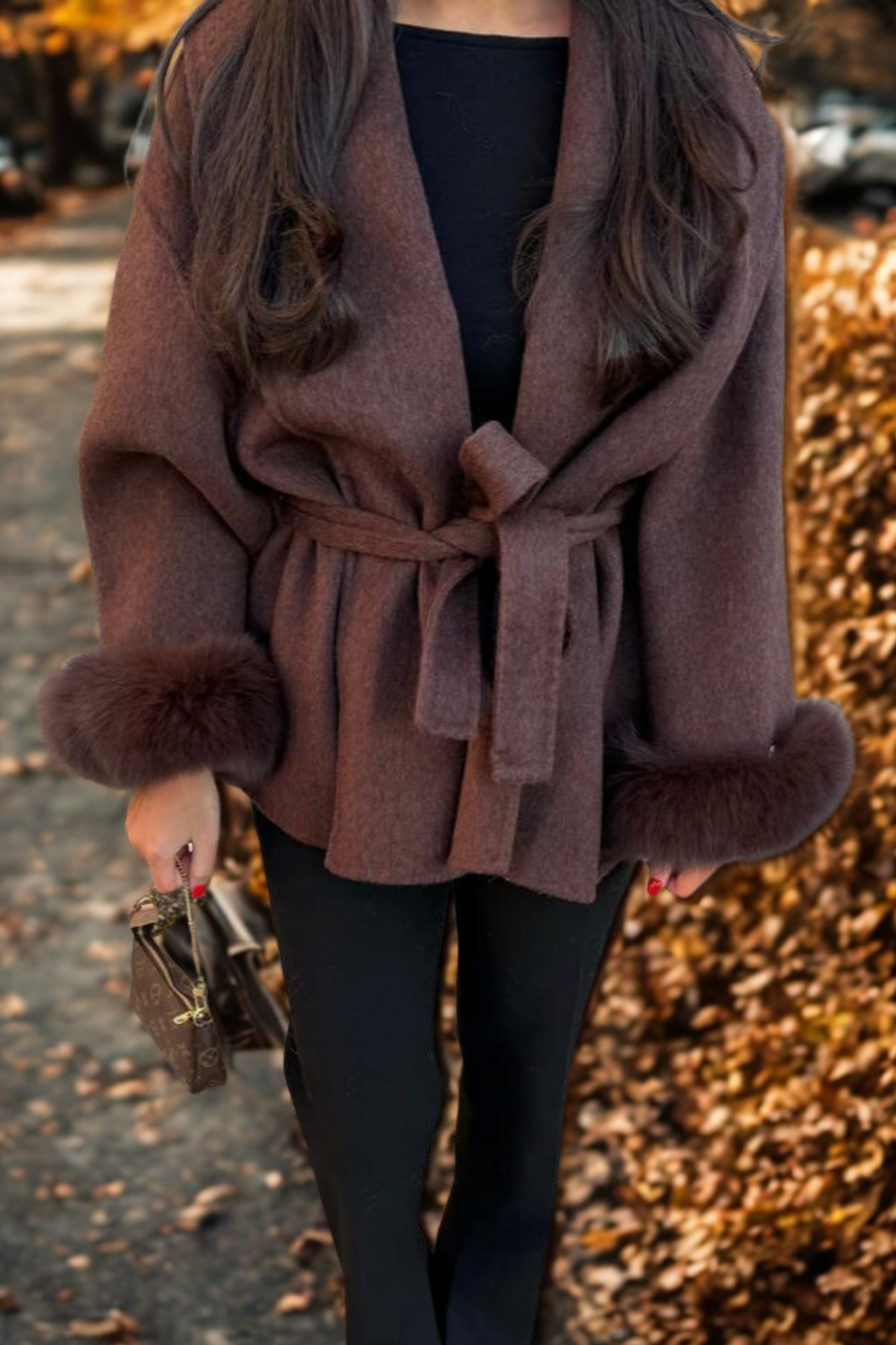 Évelyne | Manteau Ceinturé à Manches en Fausse Fourrure